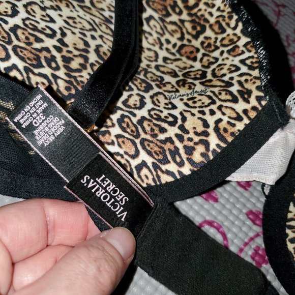 Betsey Johnson/Victoria's Secret Bra Bundle x3 - Picture 8 of 8